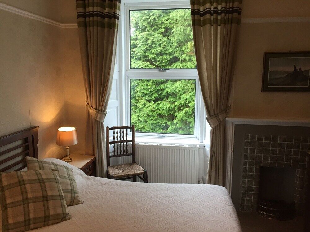 The Shore House 3*